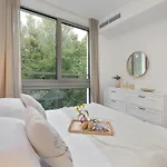 Comfortable Near The Sea, 아파트 *