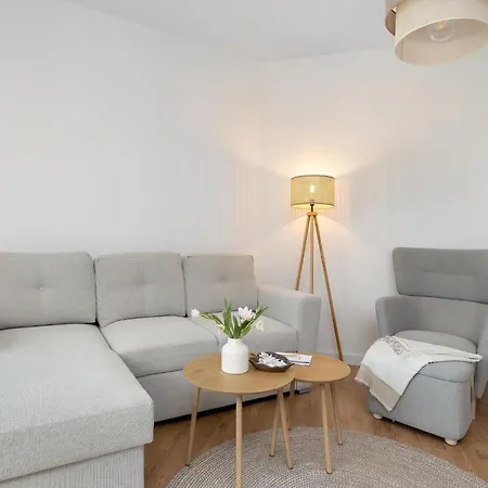 Comfortable Near The Sea,