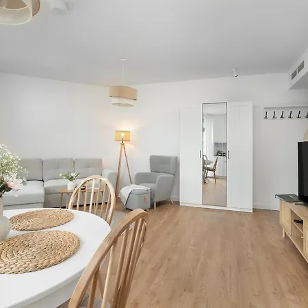 Comfortable Near The Sea,